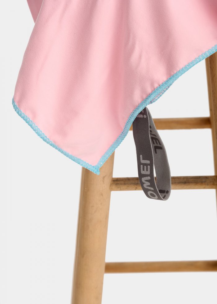 Pink microfiber towel - Image 2