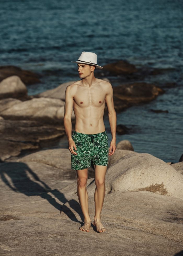 White Panama Style Hat w/ black leather belt - Image 2
